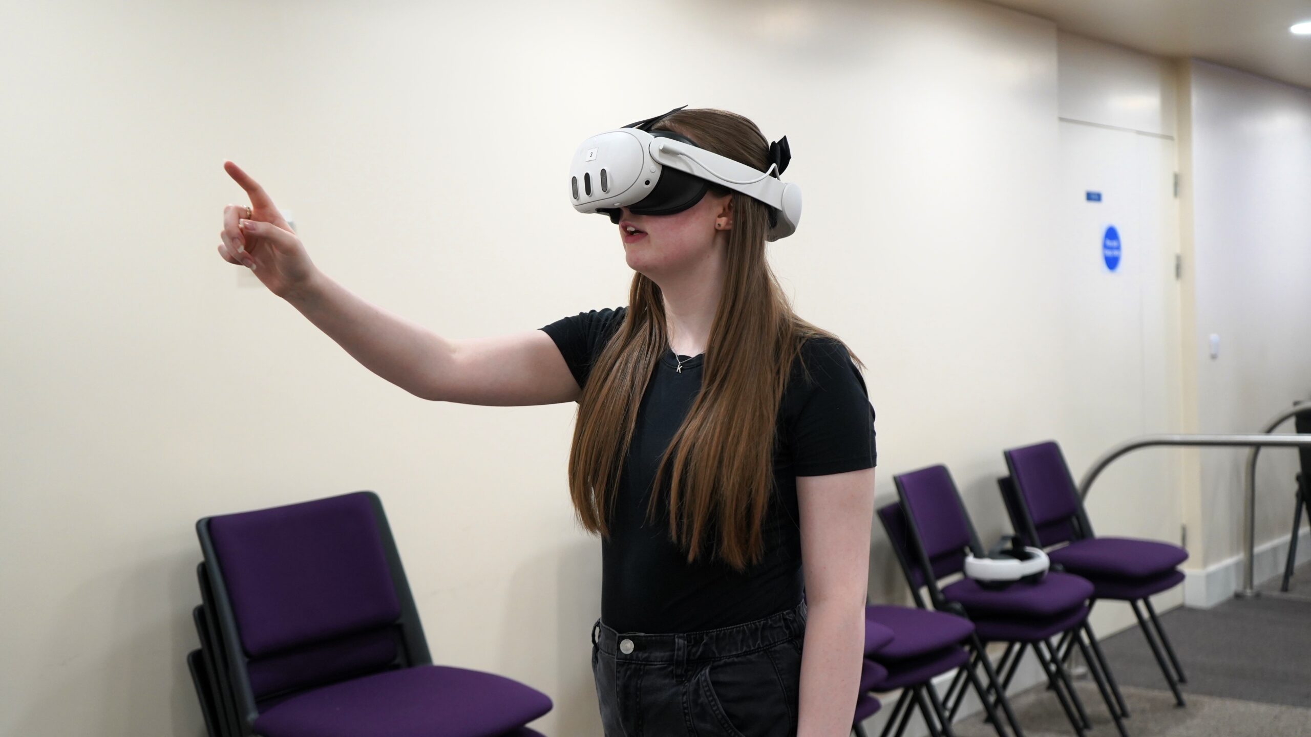 In2science student wearing VR headset